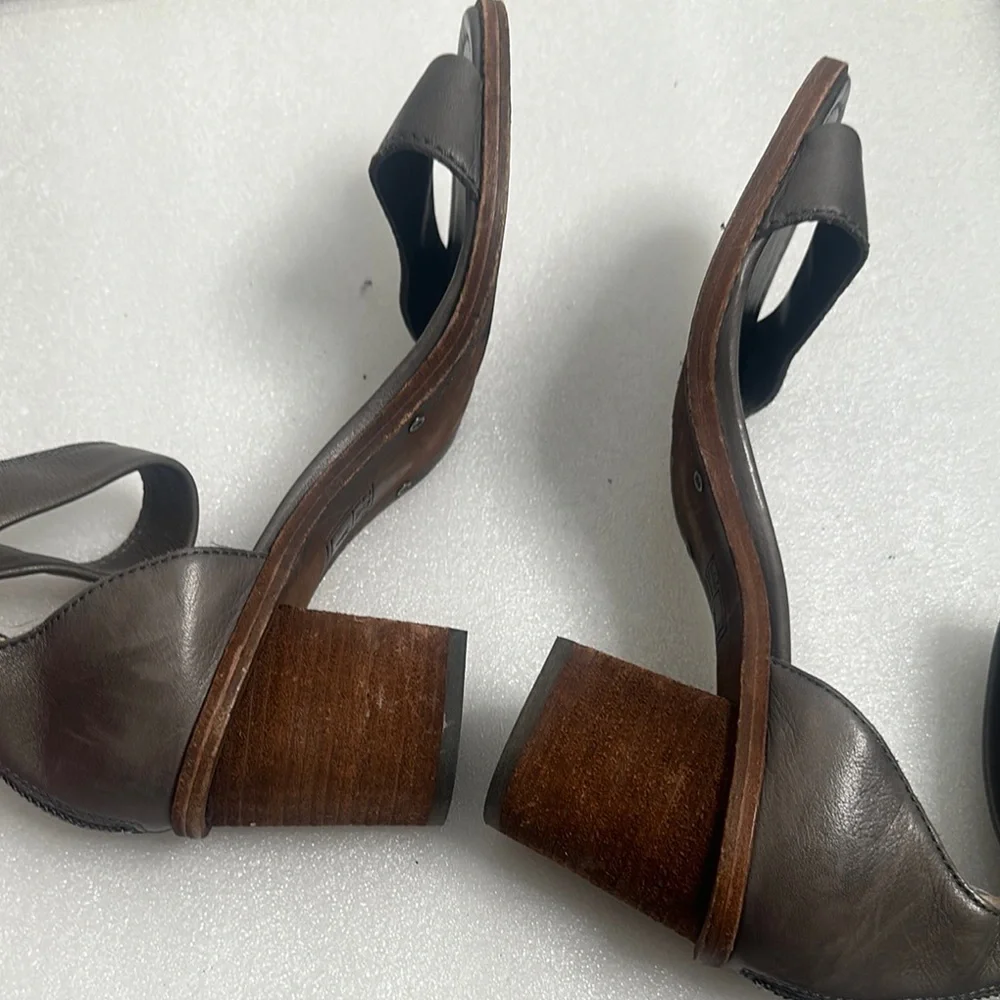 Frye brielle Elegant Gray Leather Women's Sandals size 10 comfortable